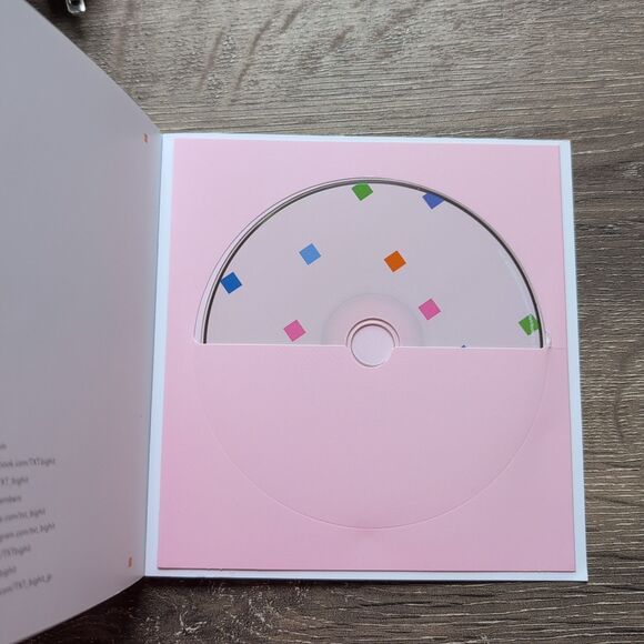 TXT MINISODE1 BLUE HOUR Album PINK W/Inclusions And Taehyun Photocard - Picture 3 of 7